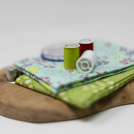 Korbond CORE Mix Polyester Thread Selection by Korbond-12 x 32m spools – 10 Colours – 384 metres – Hand and Machine Sewing, Repairs, Crafting, White