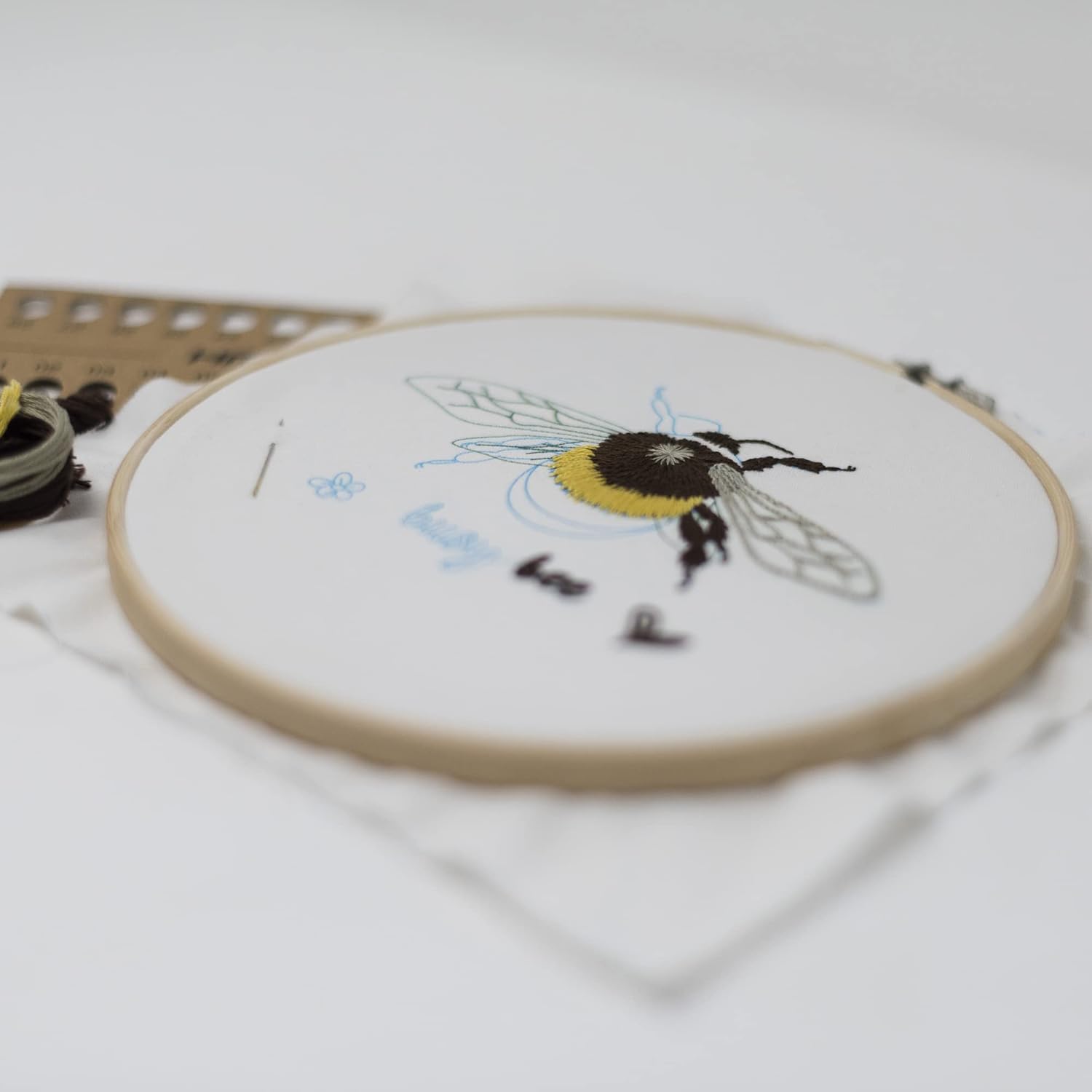KORBOND Embroidery Kit - Busy Bee Design